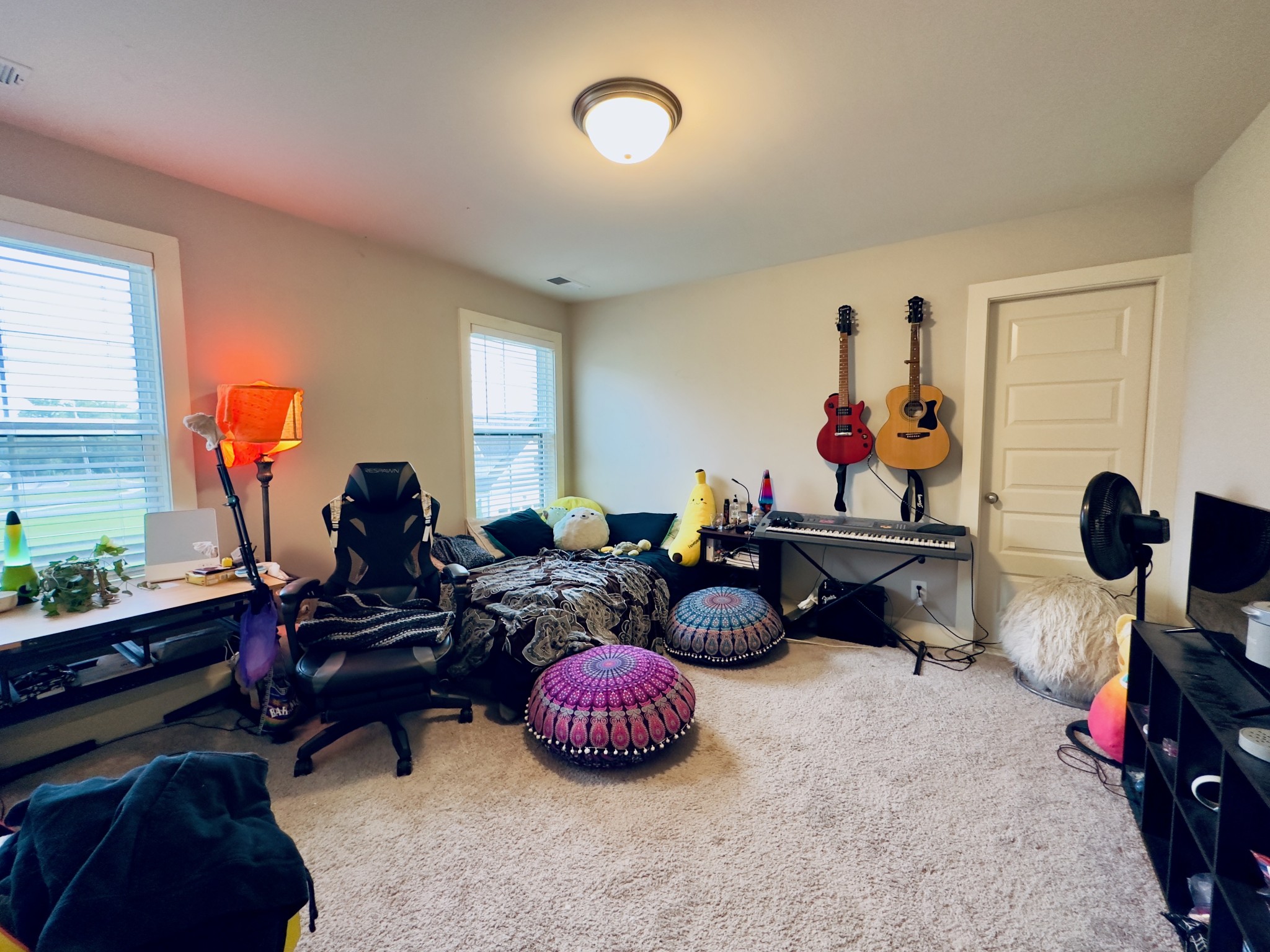 488 Cole's Ferry Road Gallatin, TN 37066 - Photo 42 of 43 a living room with furniture toys and a window