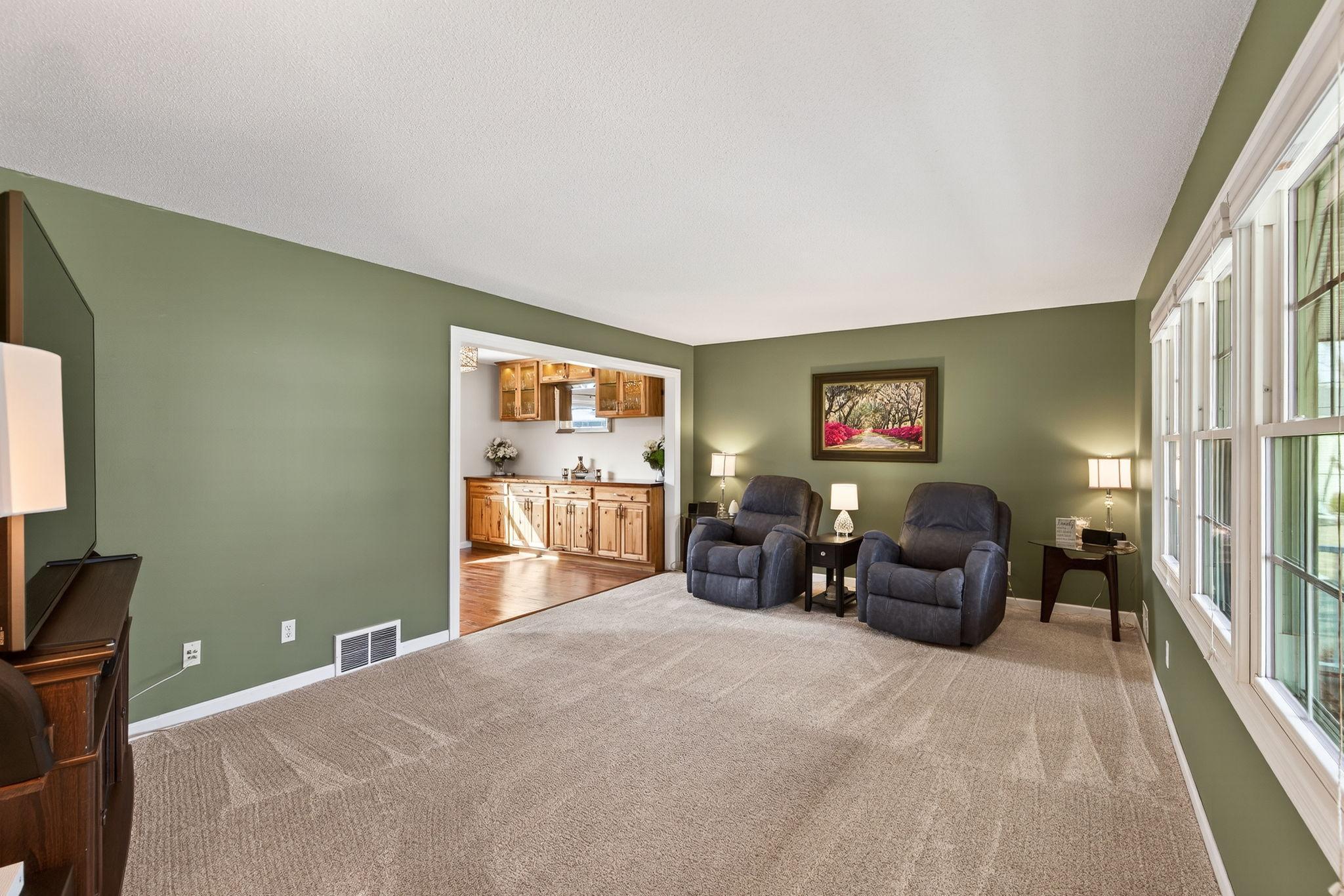 4425 Decatur Avenue North New Hope, MN 55428 - Photo 11 of 36