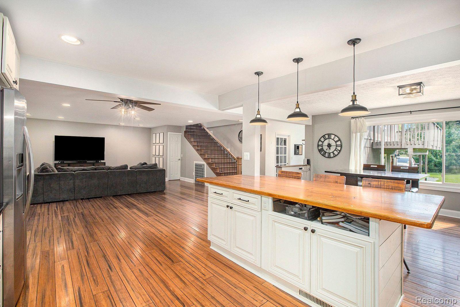 3350 South Latson Road Howell, MI 48843 - Photo 8 of 36 Gallery Image 8