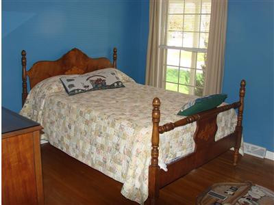 106 Bayberry Road Versailles, KY 40383 - Photo 15 of 19 Guest bedroom with hardwood floor.