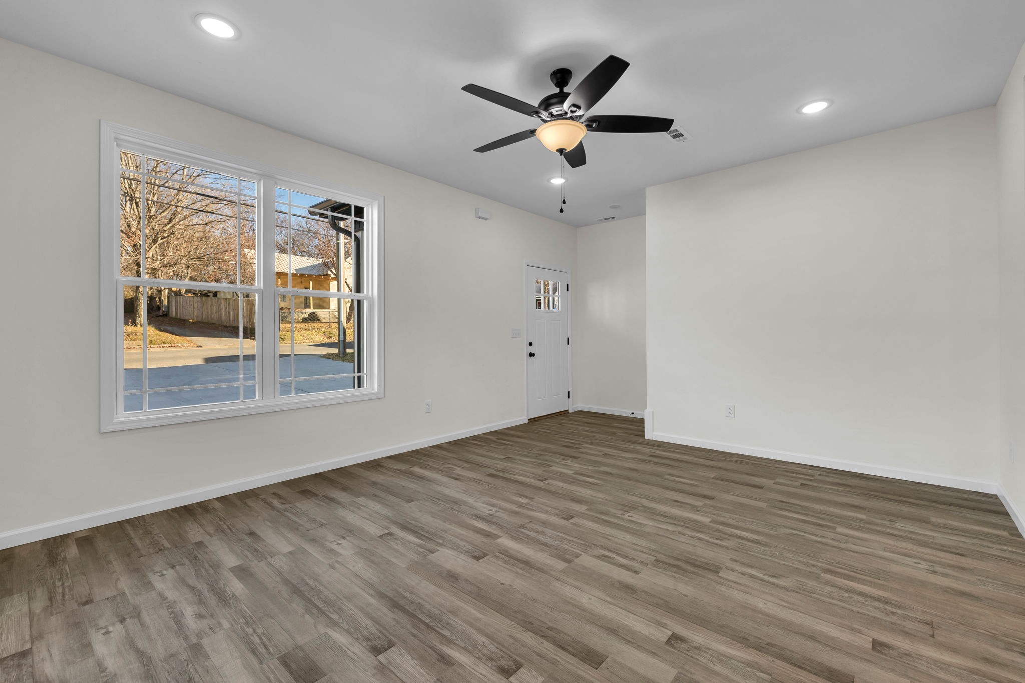 1809 Woodland Street Springfield, TN 37172 - Photo 4 of 29 Gallery Image 4