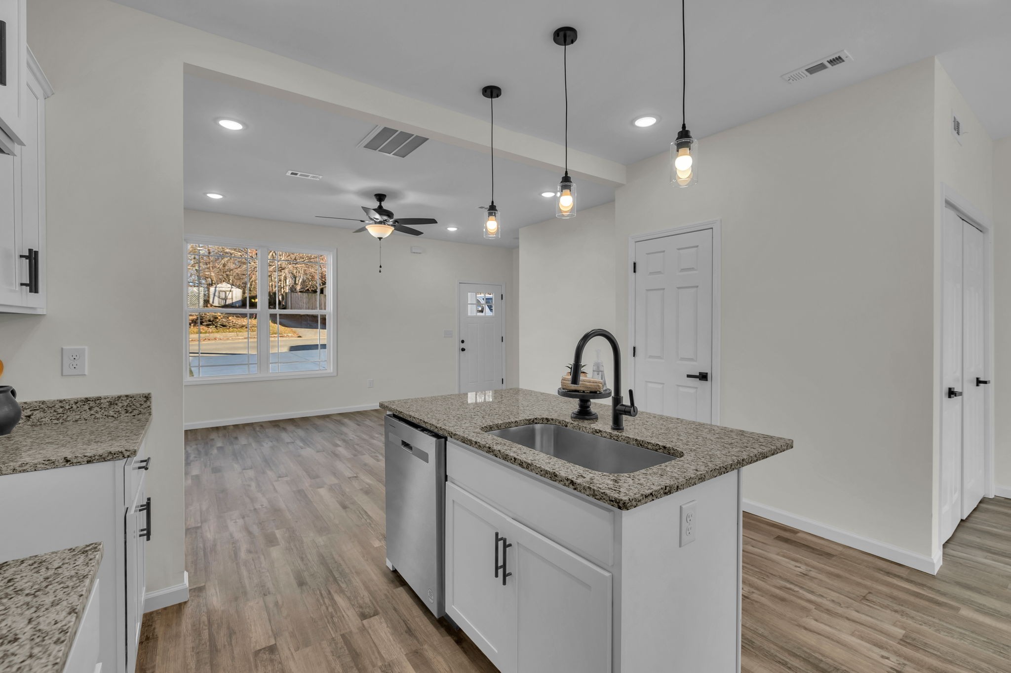 1809 Woodland Street Springfield, TN 37172 - Photo 8 of 29 Gallery Image 8