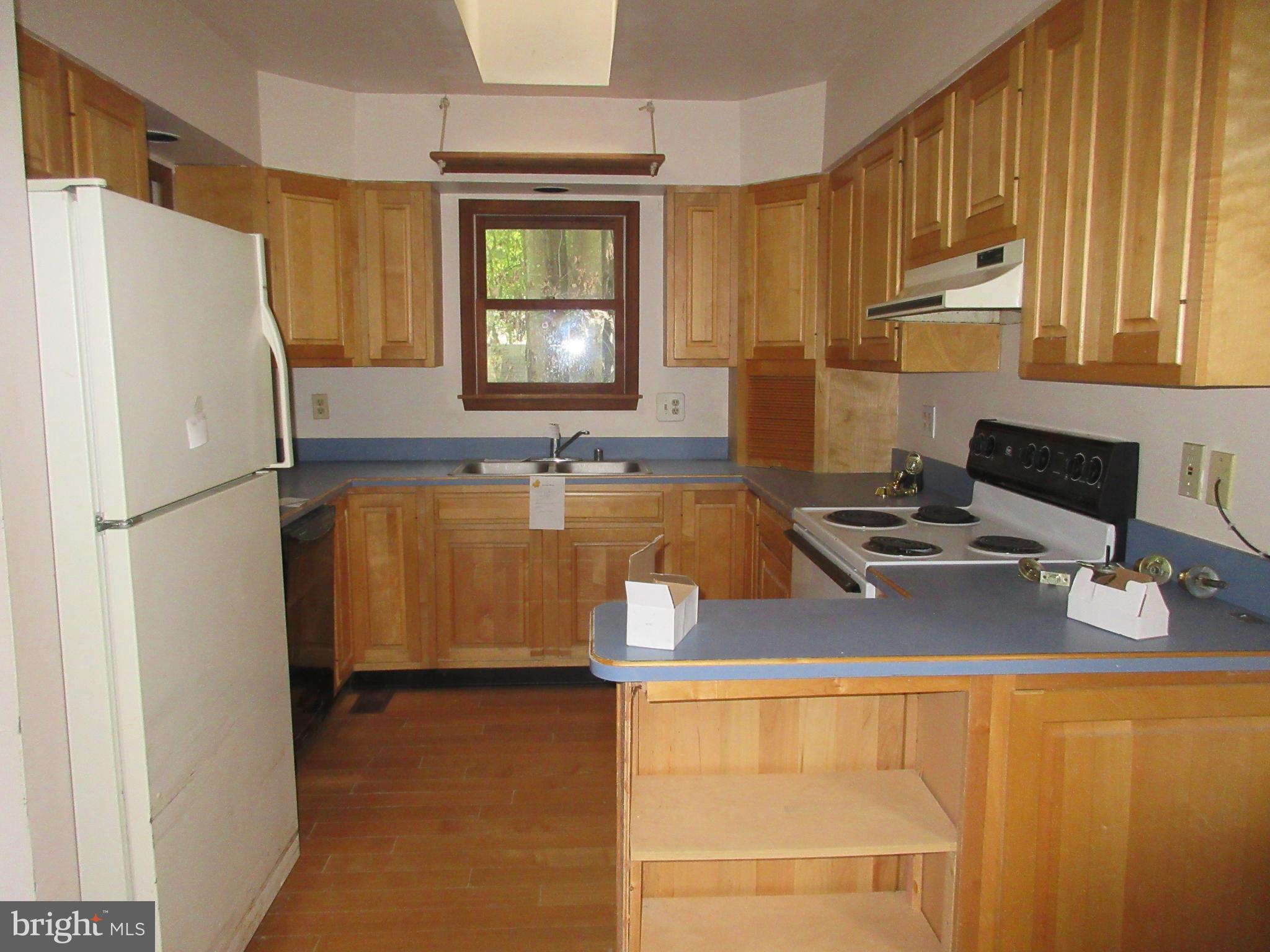 725 Tyler Point Road Deale, MD 20751 - Photo 4 of 14 Kitchen