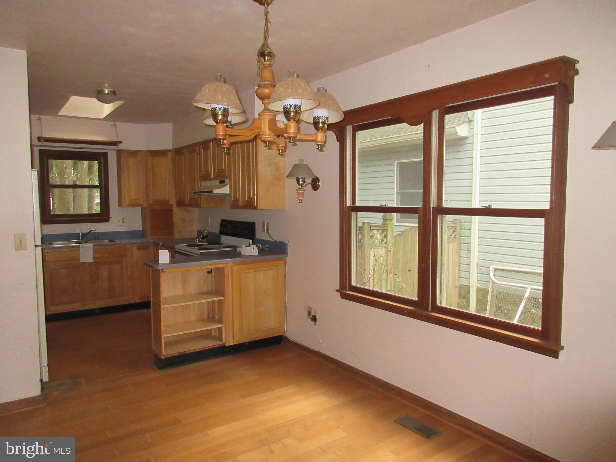 725 Tyler Point Road Deale, MD 20751 - Photo 5 of 14 Dining Room
