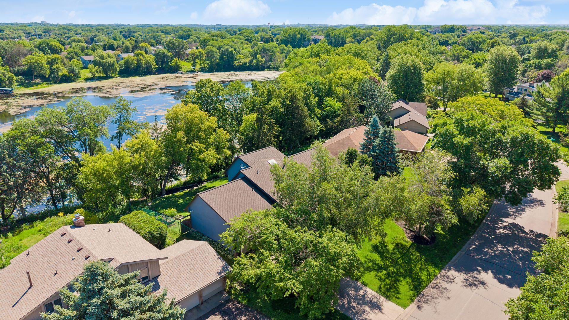 7966 Island Road Eden Prairie, MN 55347 - Photo 4 of 18