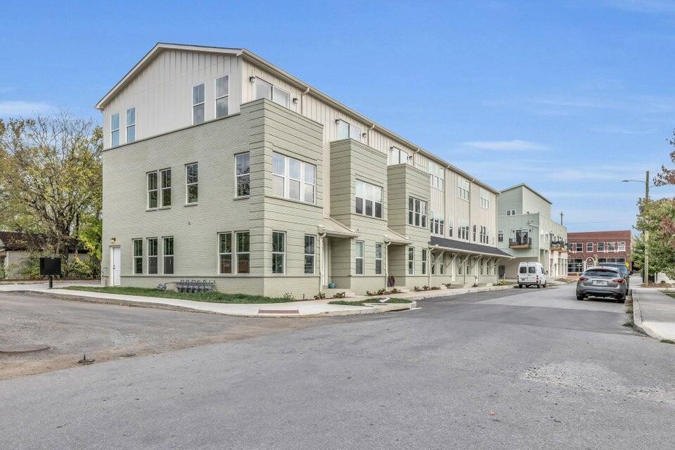 1587 Adams Street Chattanooga, TN 37408 - Photo 2 of 28