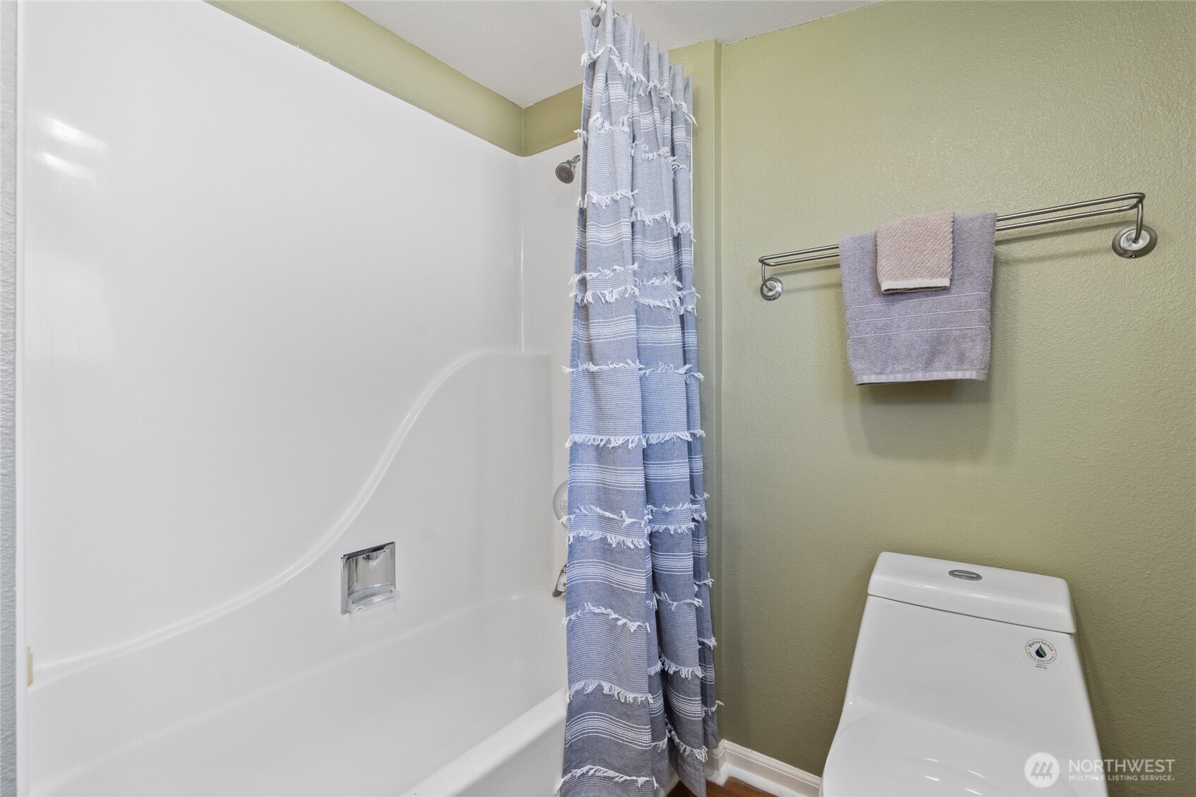 12022 2nd Avenue Southwest Seattle, WA 98146 - Photo 23 of 40