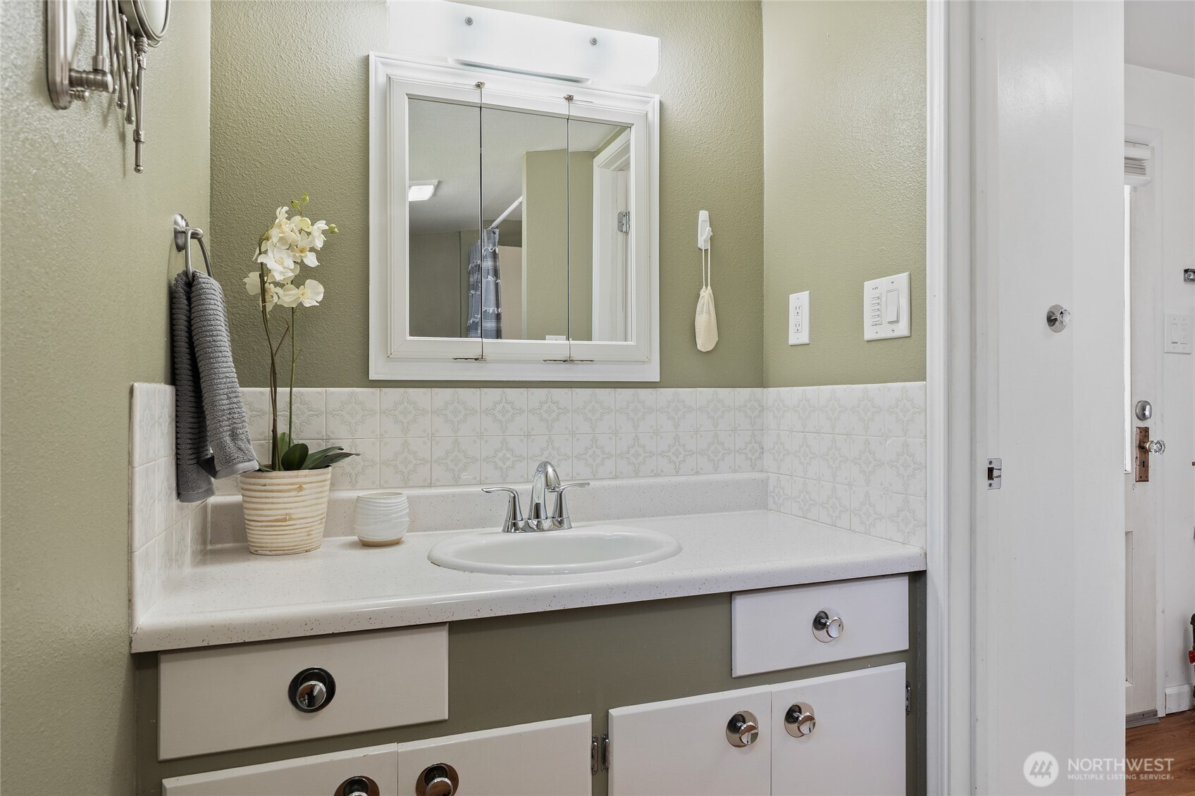 12022 2nd Avenue Southwest Seattle, WA 98146 - Photo 24 of 40