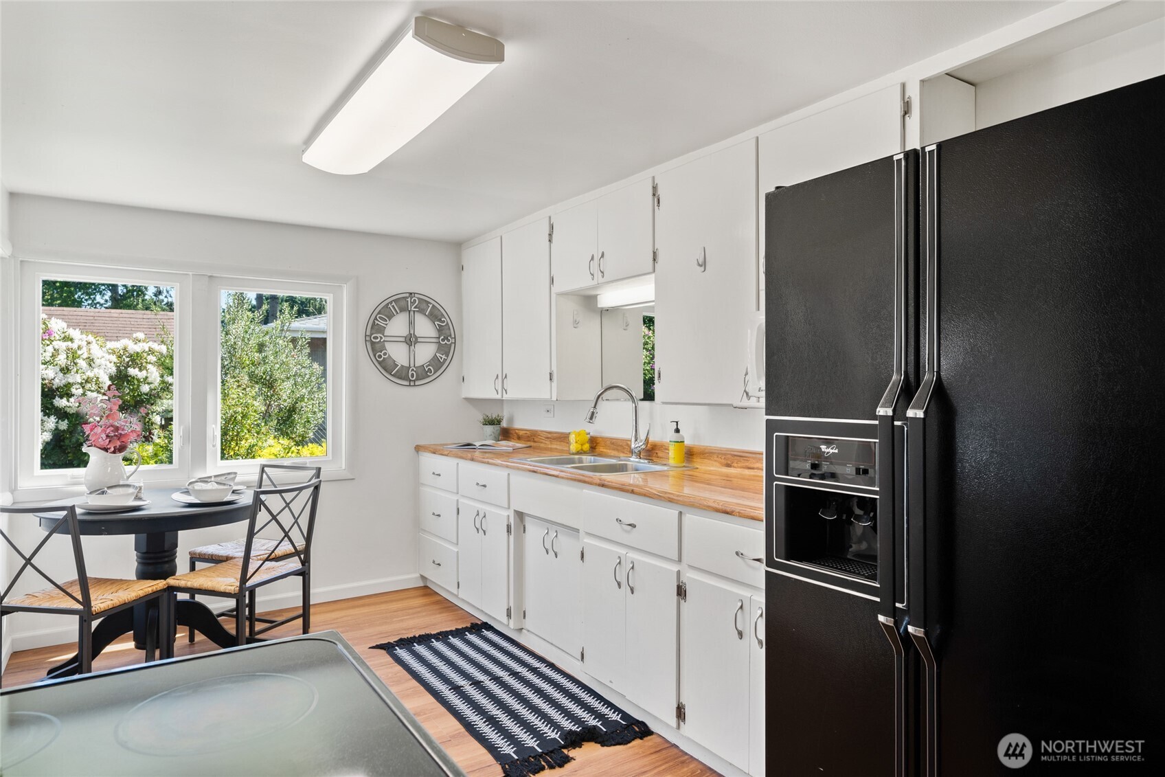 12022 2nd Avenue Southwest Seattle, WA 98146 - Photo 33 of 40