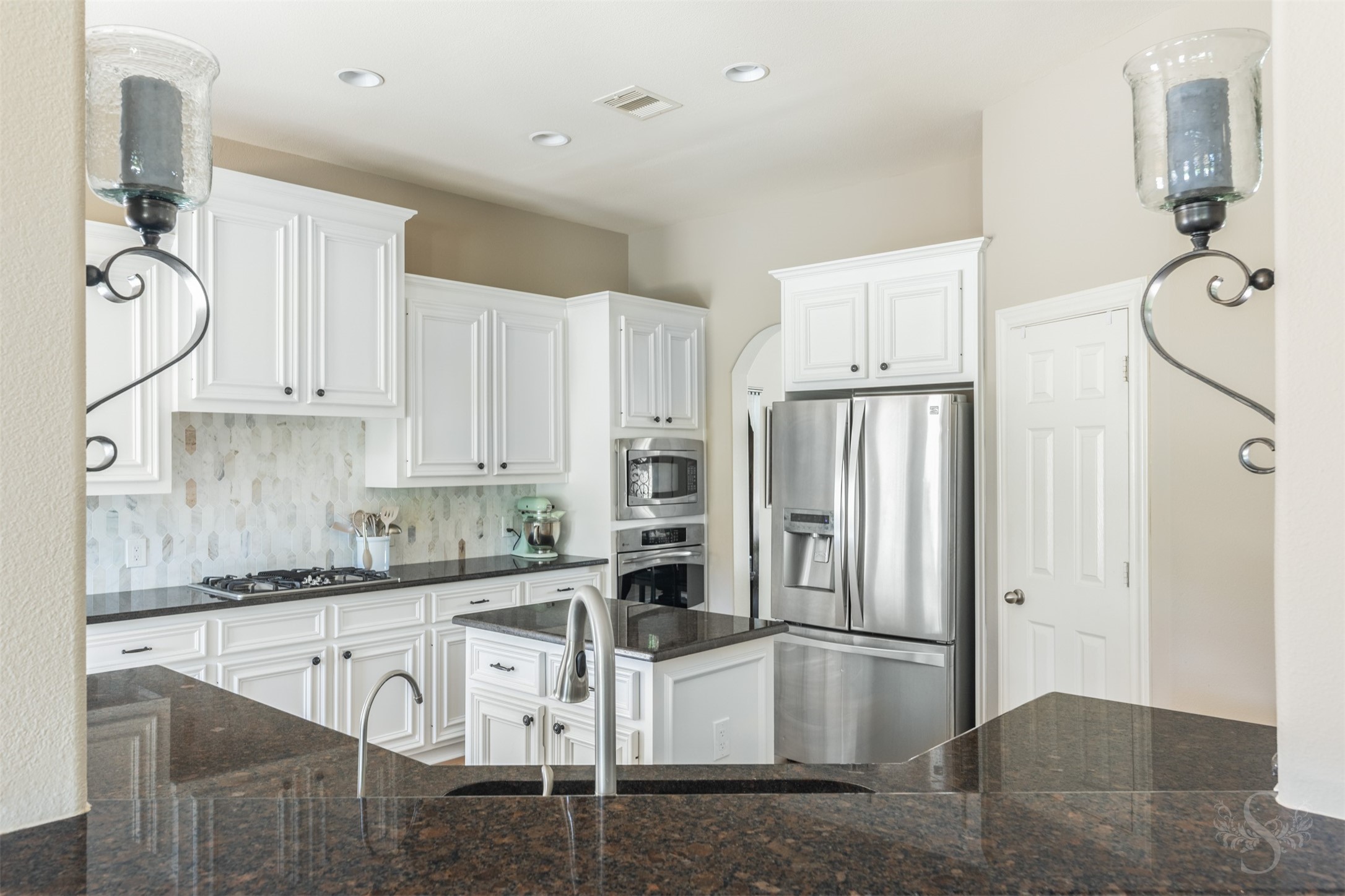 3919 Bianca Spring Lane Katy, TX 77494 - Photo 17 of 50 Kitchen.