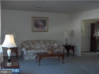 1330 Quarry Hall Road Norristown, PA 19403 - Photo 4 of 12 Living Room