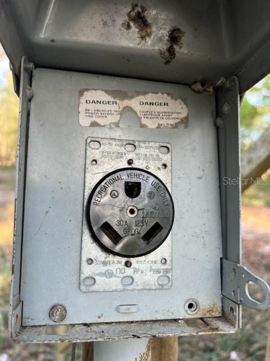 1263 Northwest 82nd Terrace Bell, FL 32619 - Photo 8 of 14 a utility room with two washing machine