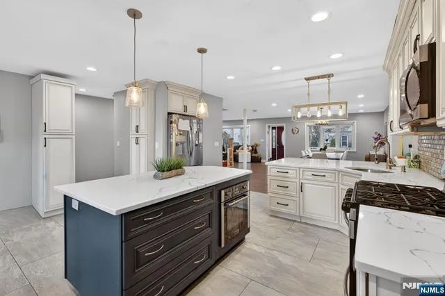 $925,000 | 301 South Parkway, Clifton, NJ 07014