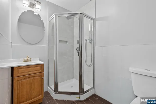 $925,000 | 301 South Parkway, Clifton, NJ 07014