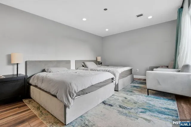 $925,000 | 301 South Parkway, Clifton, NJ 07014