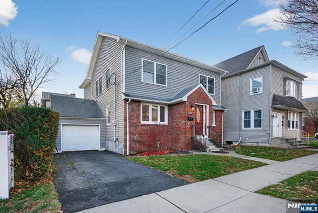 $925,000 | 301 South Parkway, Clifton, NJ 07014