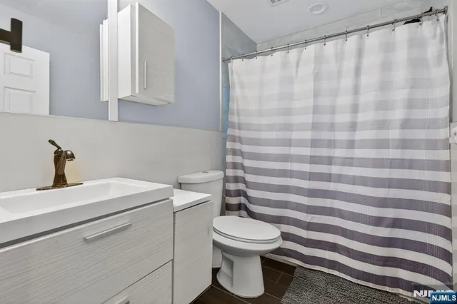 $925,000 | 301 South Parkway, Clifton, NJ 07014