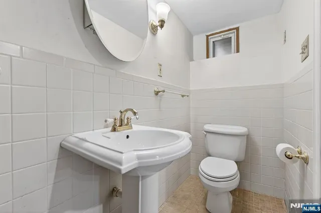 $925,000 | 301 South Parkway, Clifton, NJ 07014