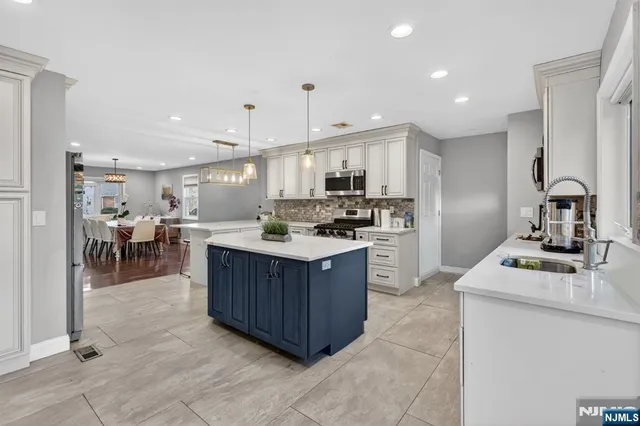 $925,000 | 301 South Parkway, Clifton, NJ 07014