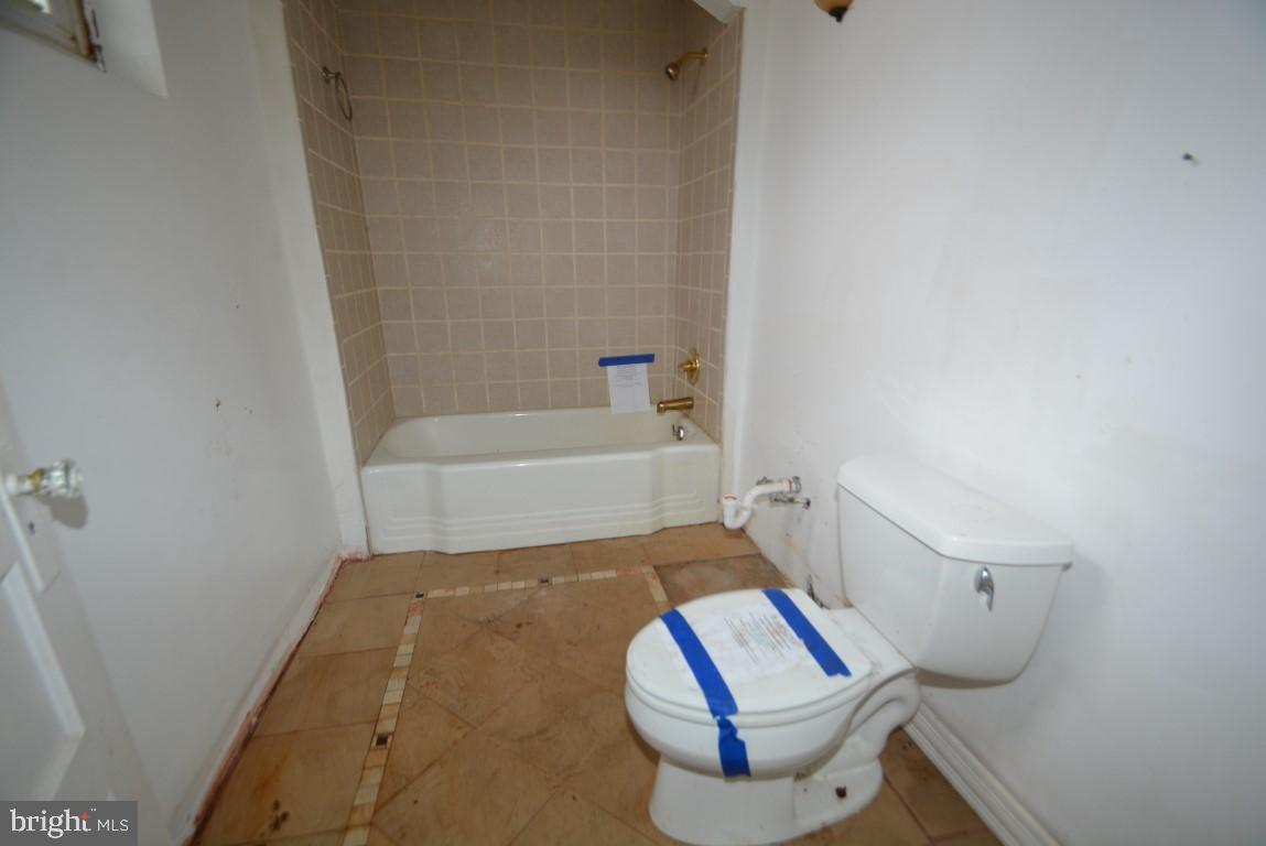 3903 Chatham Road Baltimore, MD 21207 - Photo 20 of 21 Bath