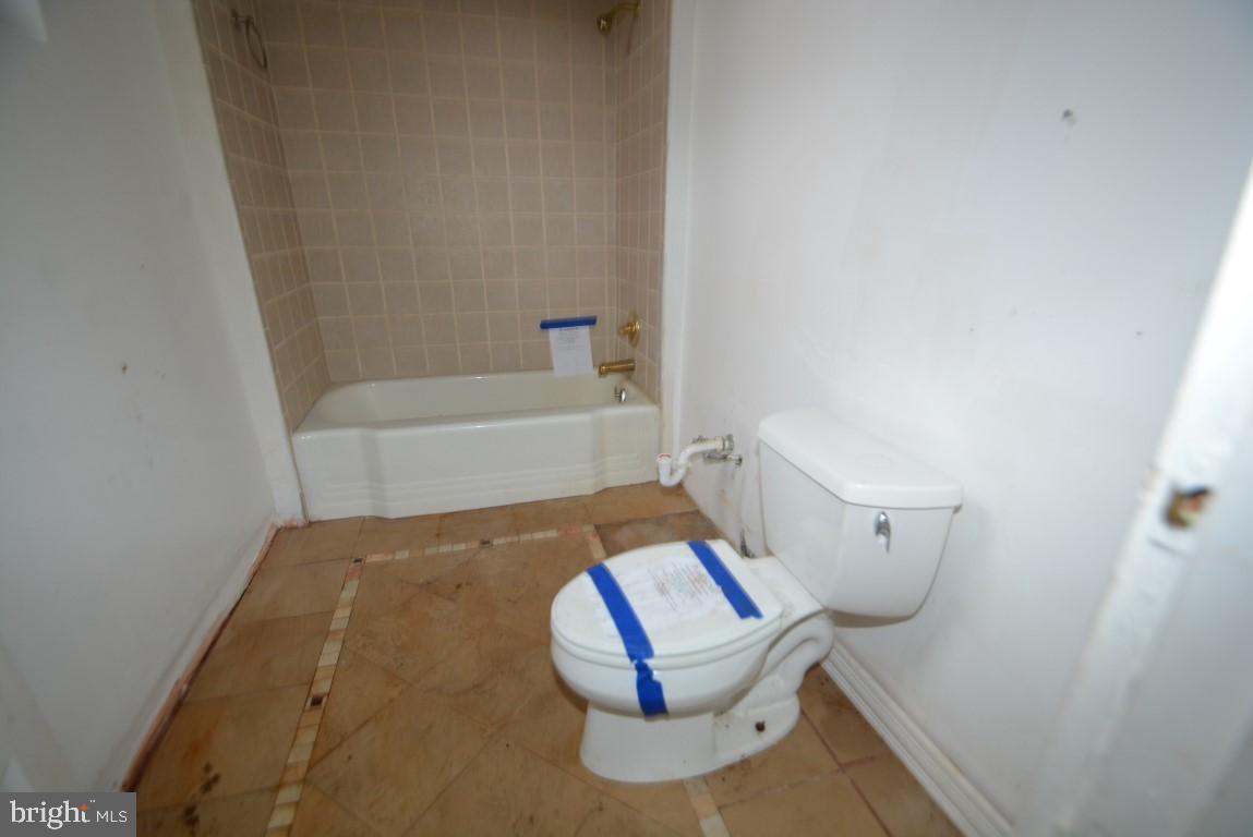 3903 Chatham Road Baltimore, MD 21207 - Photo 21 of 21 Bath
