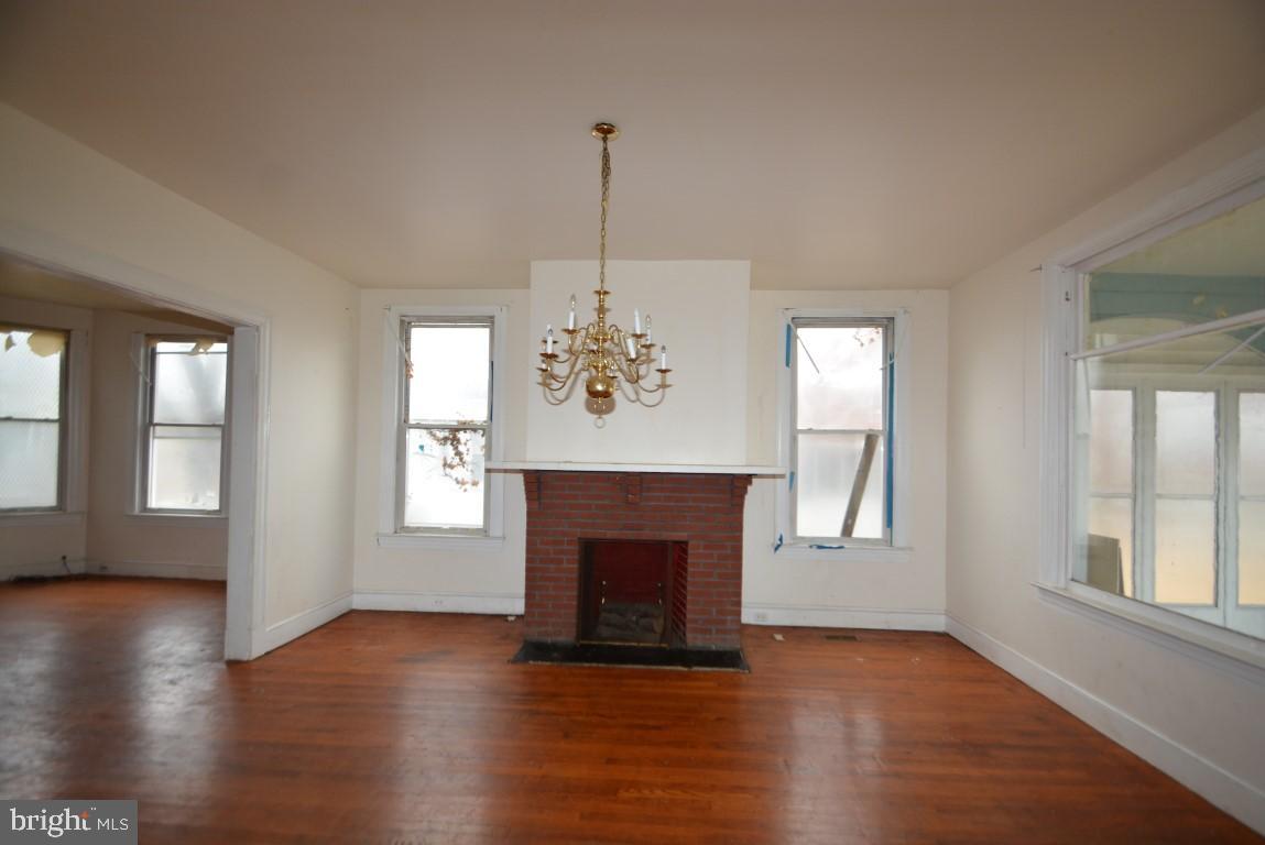 3903 Chatham Road Baltimore, MD 21207 - Photo 4 of 21 Living Area