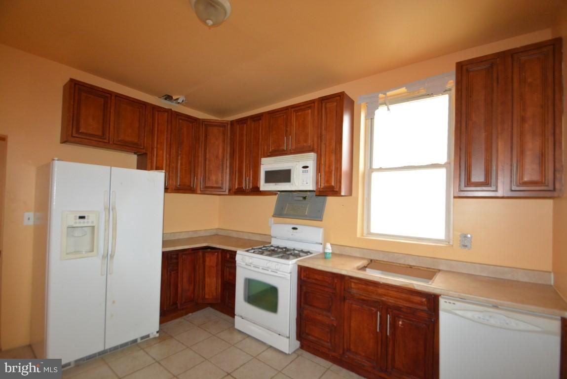 3903 Chatham Road Baltimore, MD 21207 - Photo 6 of 21 Kitchen