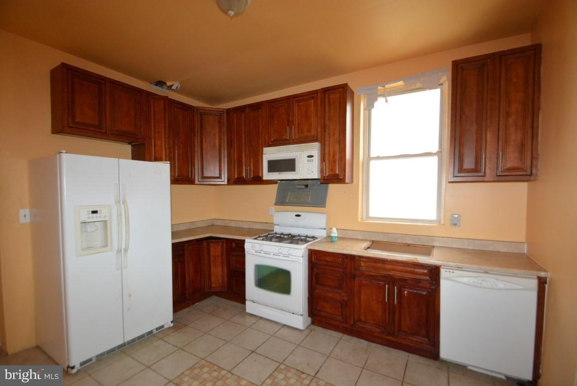 3903 Chatham Road Baltimore, MD 21207 - Photo 7 of 21 Kitchen