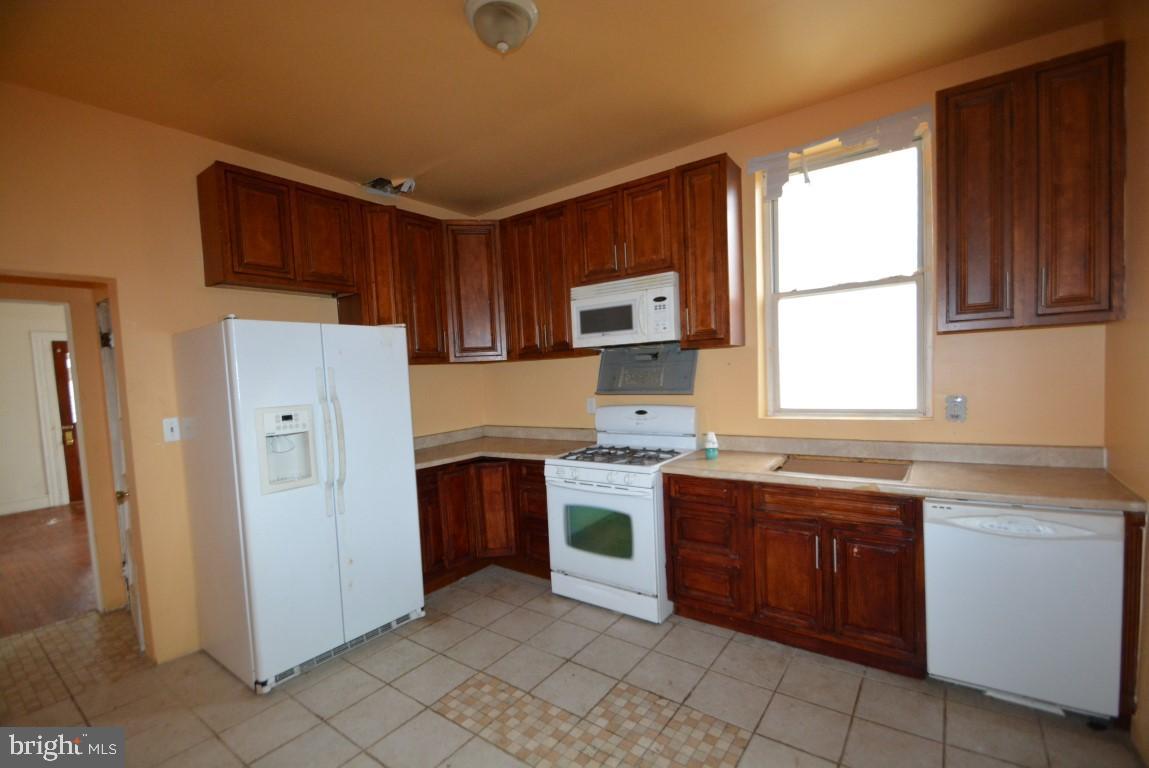 3903 Chatham Road Baltimore, MD 21207 - Photo 8 of 21 Kitchen