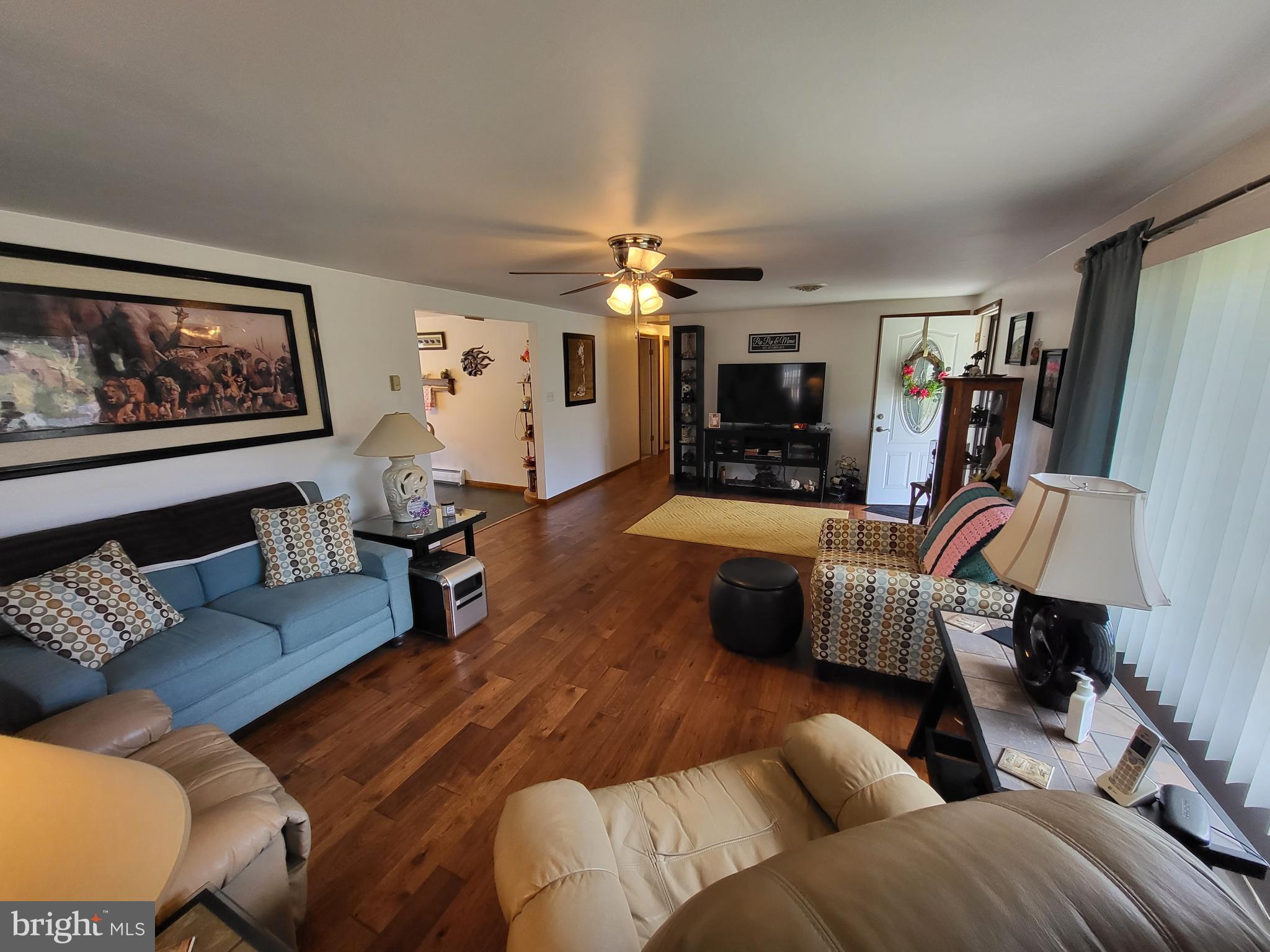 1637 Frank Road Chambersburg, PA 17202 - Photo 5 of 25
