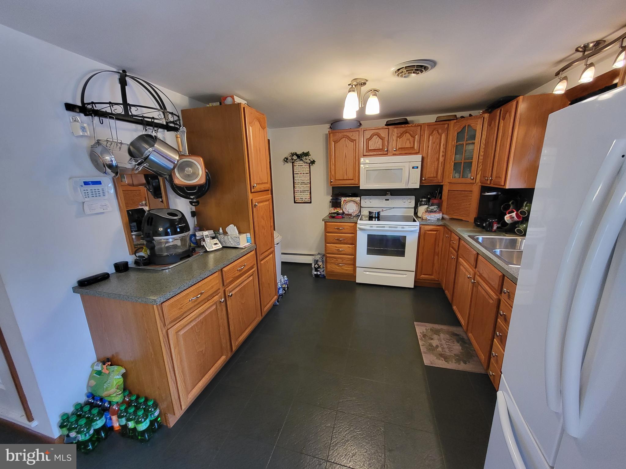 1637 Frank Road Chambersburg, PA 17202 - Photo 6 of 25 Kitchen