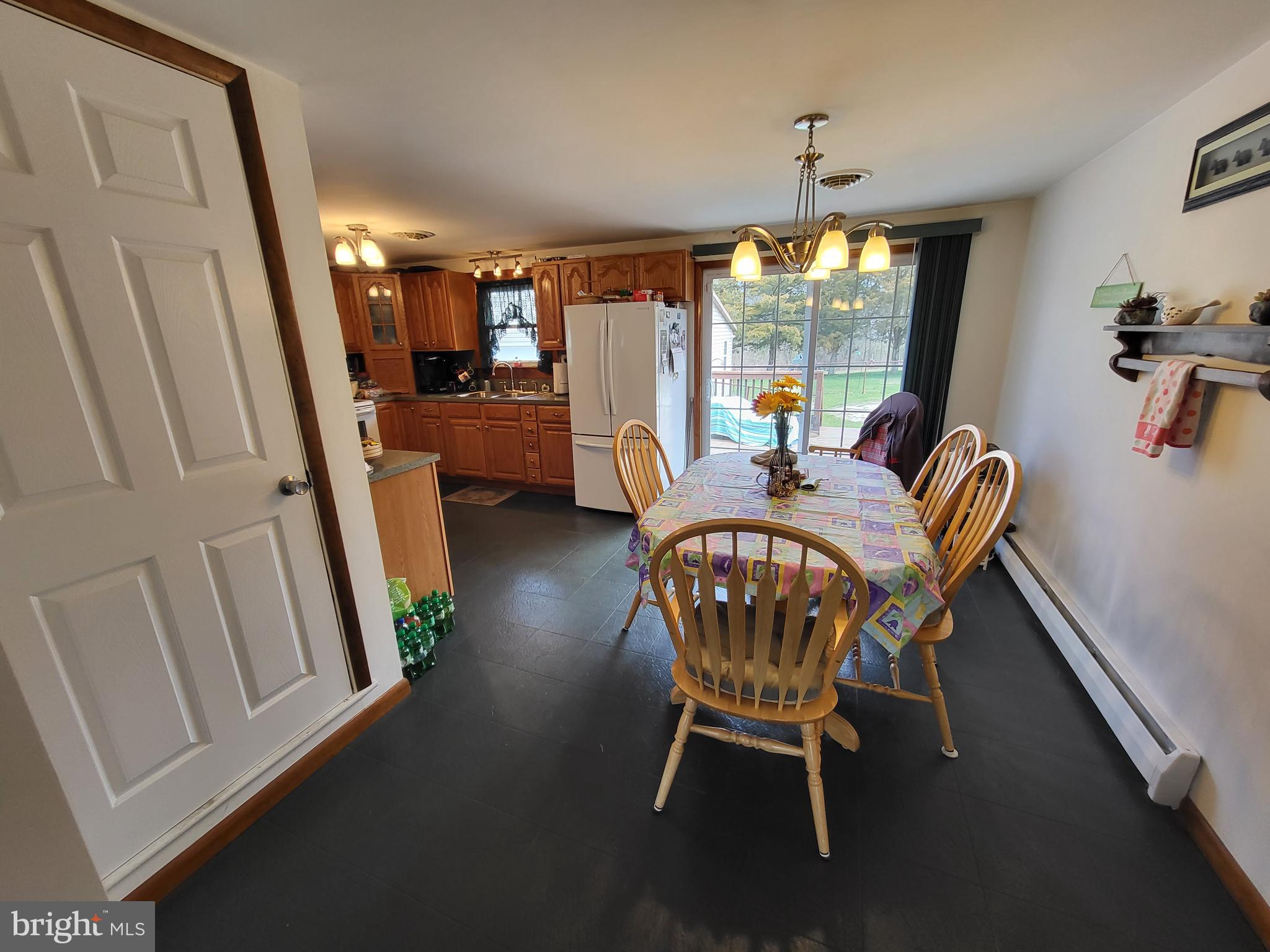 1637 Frank Road Chambersburg, PA 17202 - Photo 8 of 25 Dining