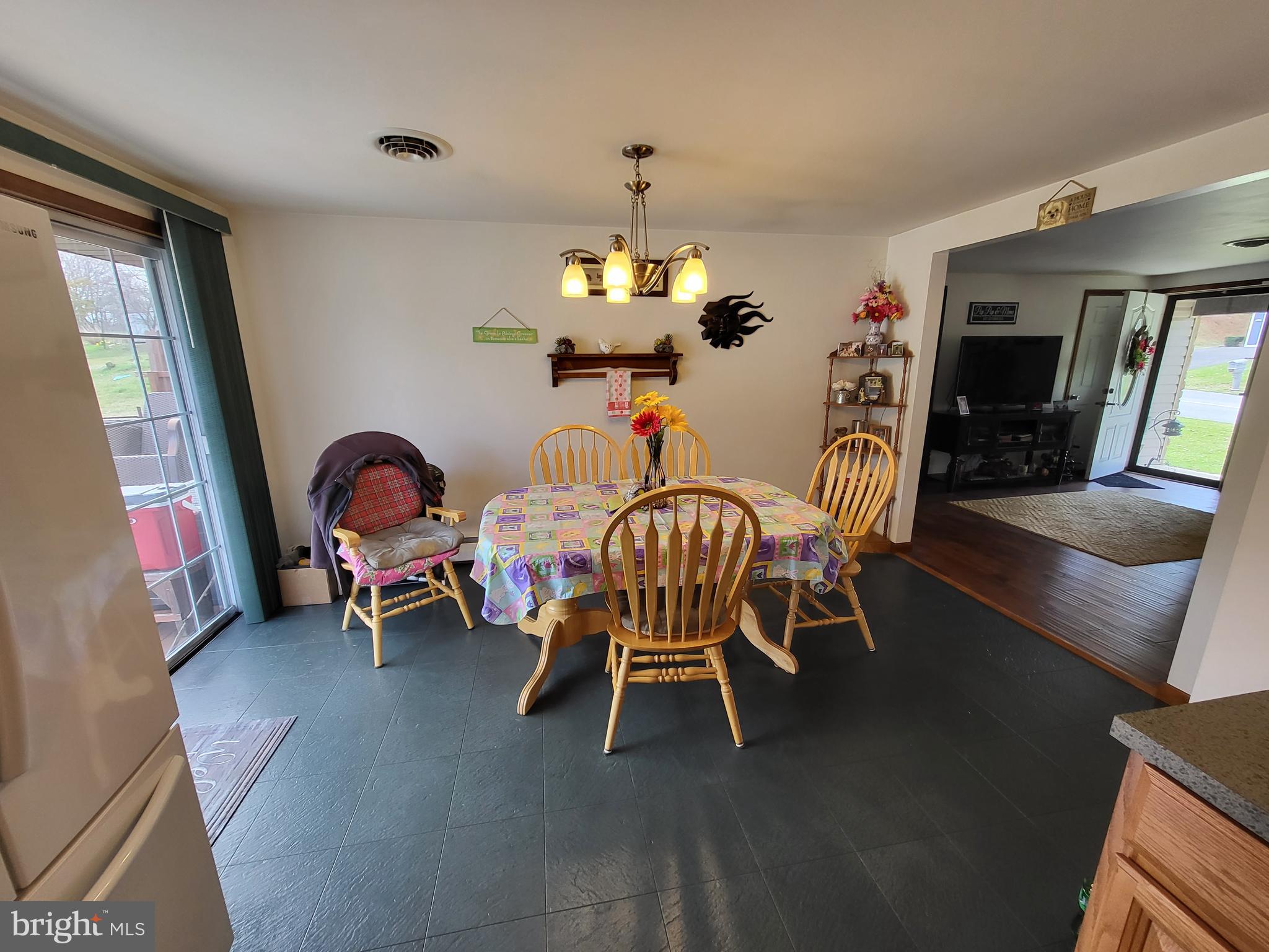 1637 Frank Road Chambersburg, PA 17202 - Photo 9 of 25