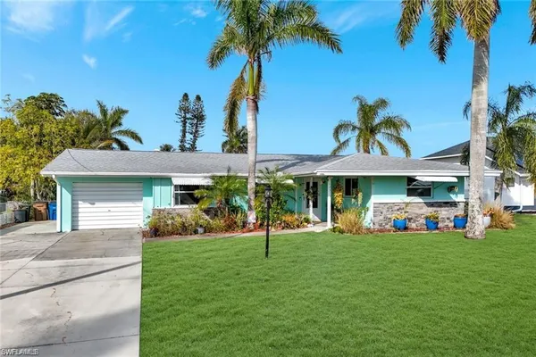 $395,000 | 12315 Davis Boulevard, Fort Myers, FL 33905