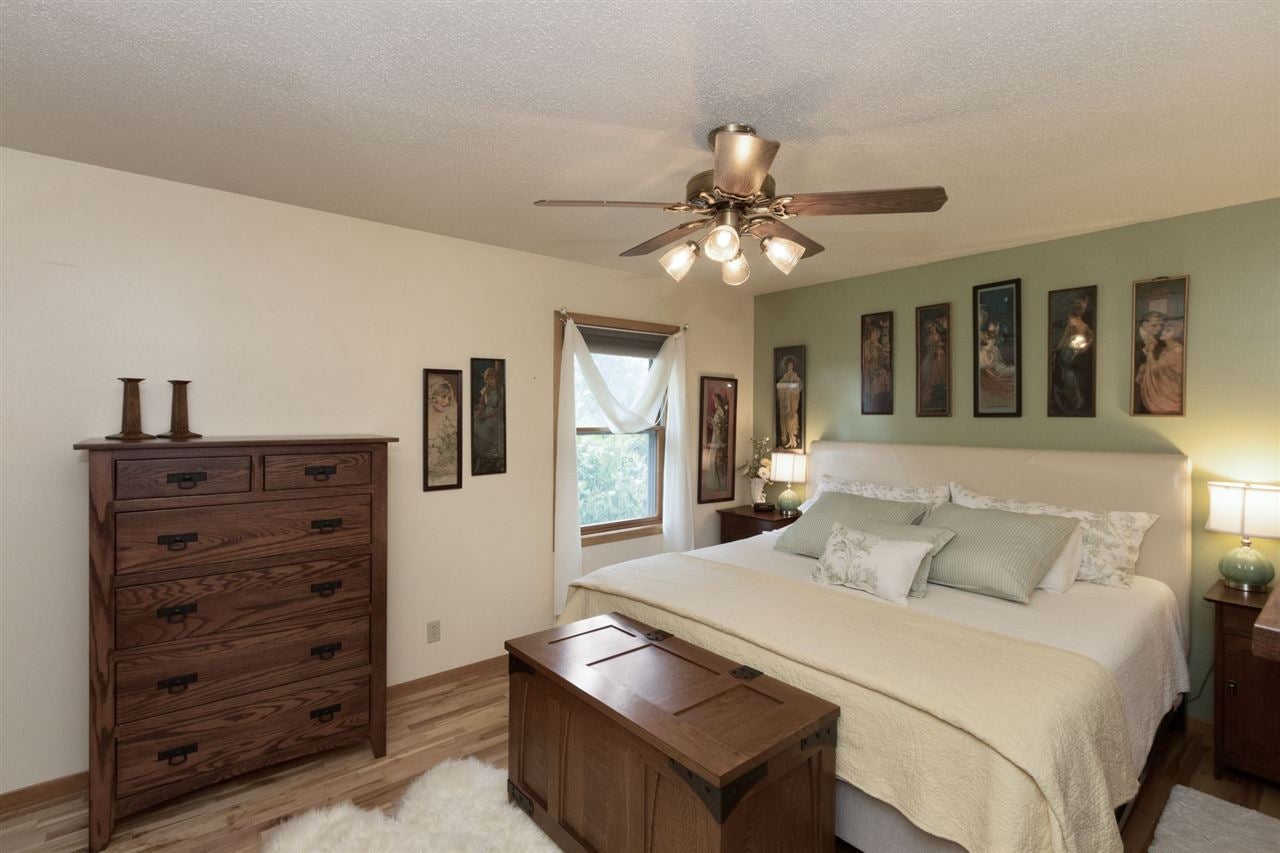2318 Jordan Creek Road Northeast Solon, IA 52333 - Photo 14 of 43 Gallery Image 14