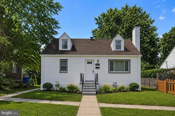 $829,900 | 1511 Crest Road, Silver Spring, MD 20902