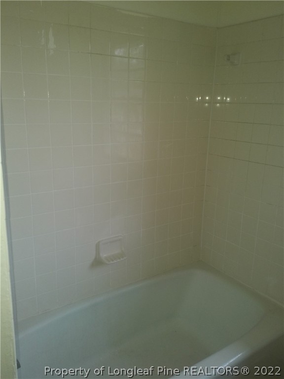 5025 Houston Road Fayetteville, NC 28311 - Photo 10 of 11 a close up of a shower