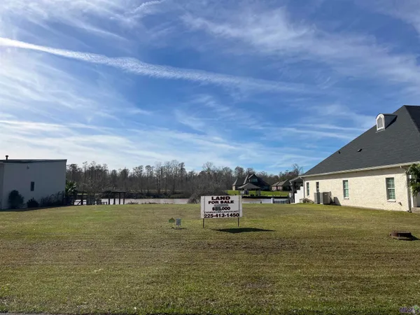 $89,900 | 11571 Home Port Drive, St. Amant, LA 70774