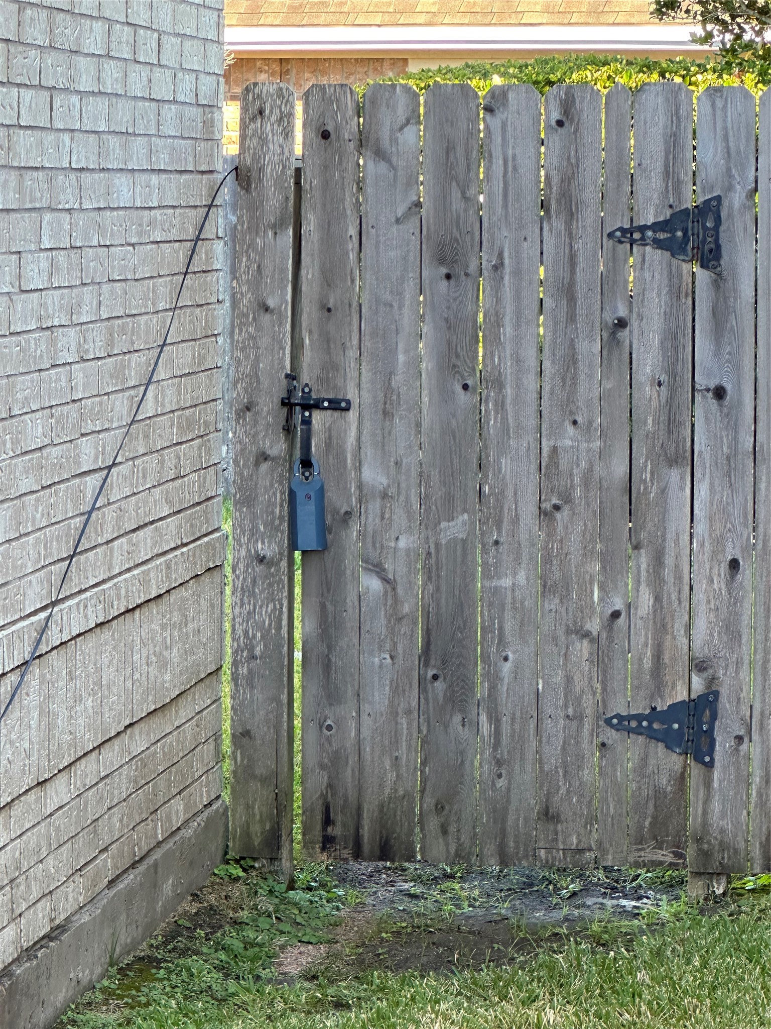 514 Dovecoft Lane Rosenberg, TX 77469 - Photo 22 of 35 Supra Located on rear fence gate. Right side of house