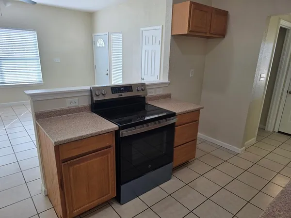 $1,450 | 9616 Swafford Road, Justin, TX 76247