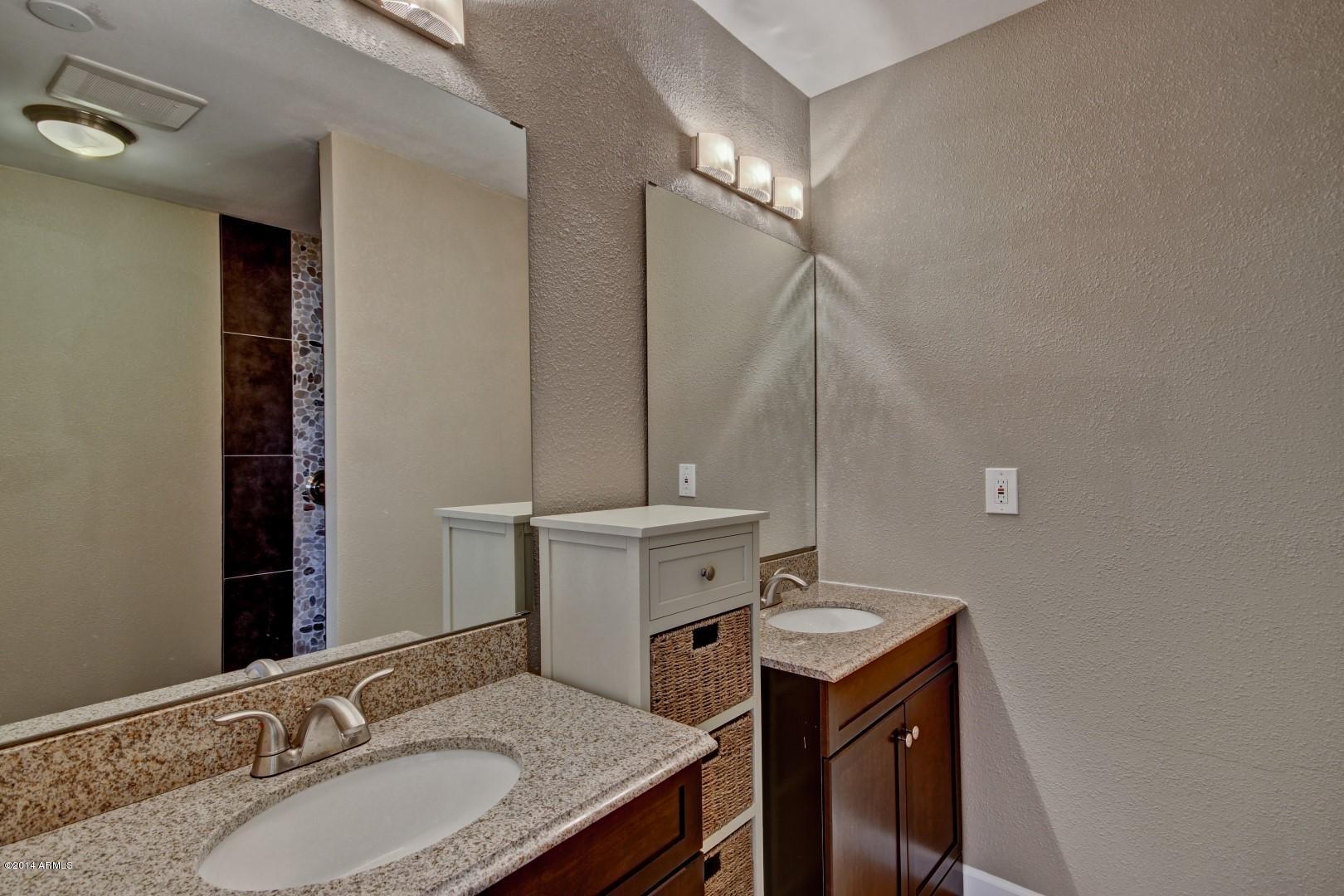 6829 East Osborn Road, Unit D Scottsdale, AZ 85251 - Photo 11 of 26 Osborn - Unit D (9)