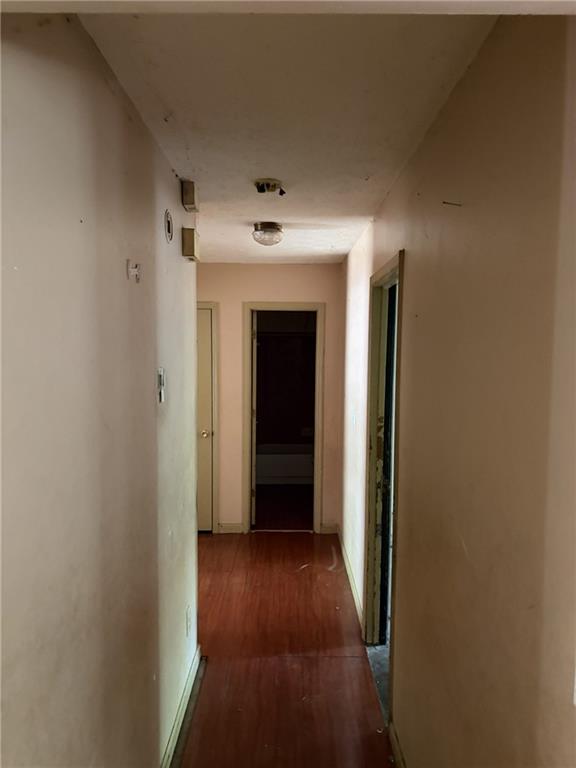 8521 Cedar Creek Ridge Riverdale, GA 30274 - Photo 4 of 9 a view of a hallway