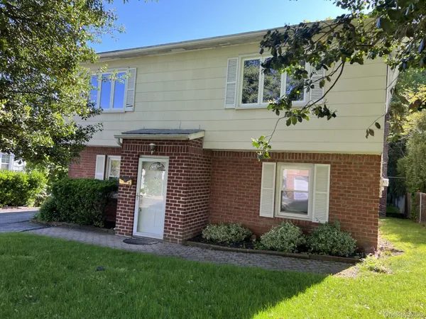 $6,400 | 72 Highland Terrace, Manhasset, NY 11030