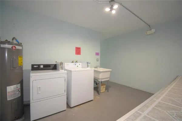 $124,500 | 2161 Northeast 42nd Court, Unit 114, Lighthouse Point, FL 33064