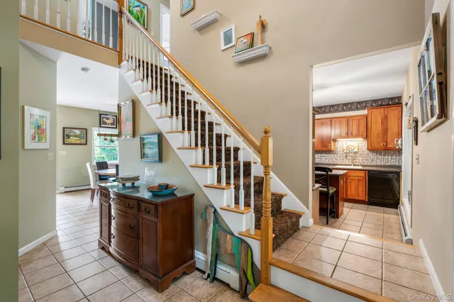 a view of entryway and hall