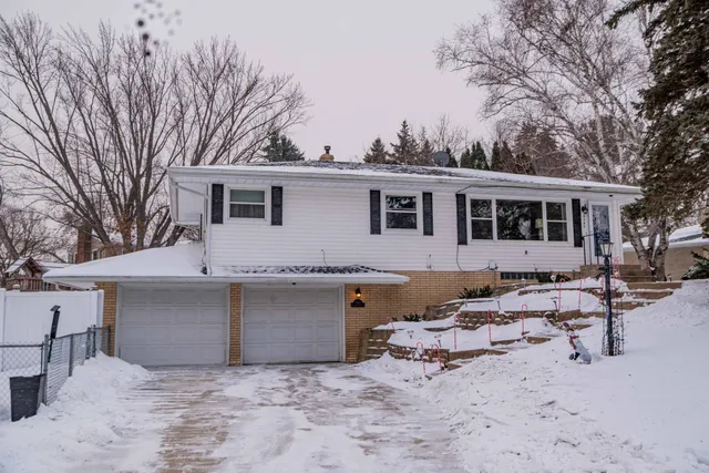 $349,990 | 3393 Richmond Avenue, Shoreview, MN 55126