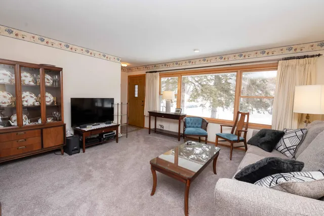 $349,990 | 3393 Richmond Avenue, Shoreview, MN 55126