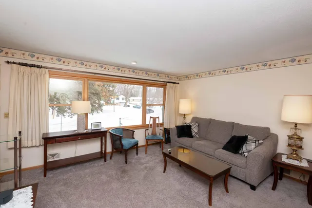 $349,990 | 3393 Richmond Avenue, Shoreview, MN 55126