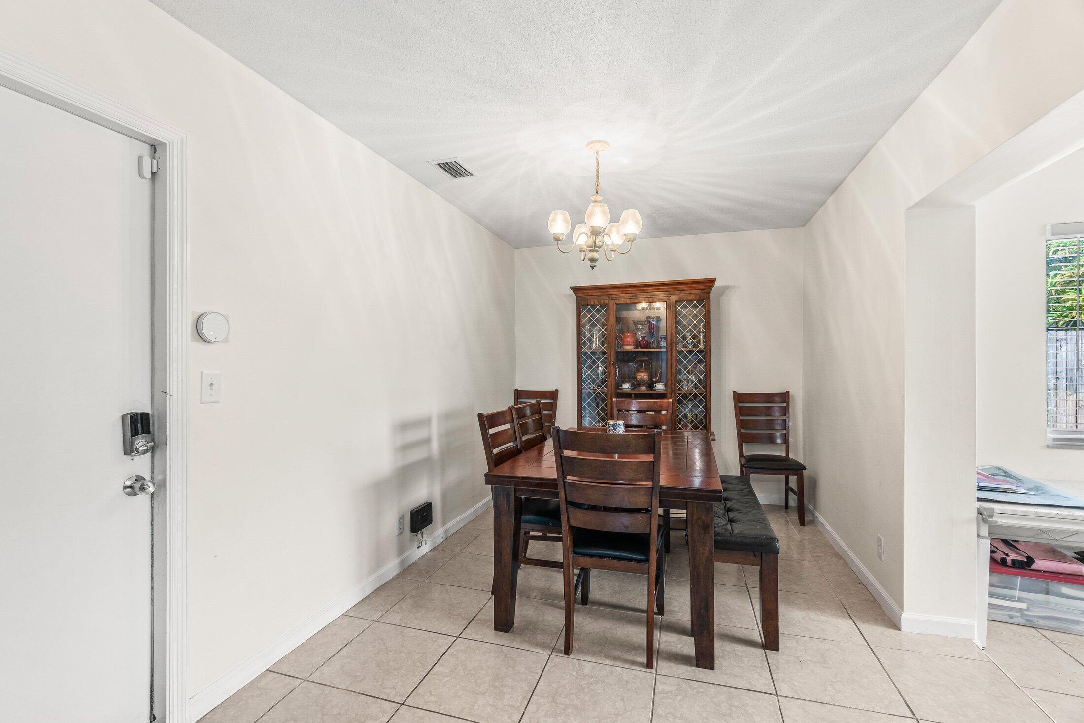 229 Southwest 5th Street Boca Raton, FL 33432 - Photo 11 of 24 Dining room
