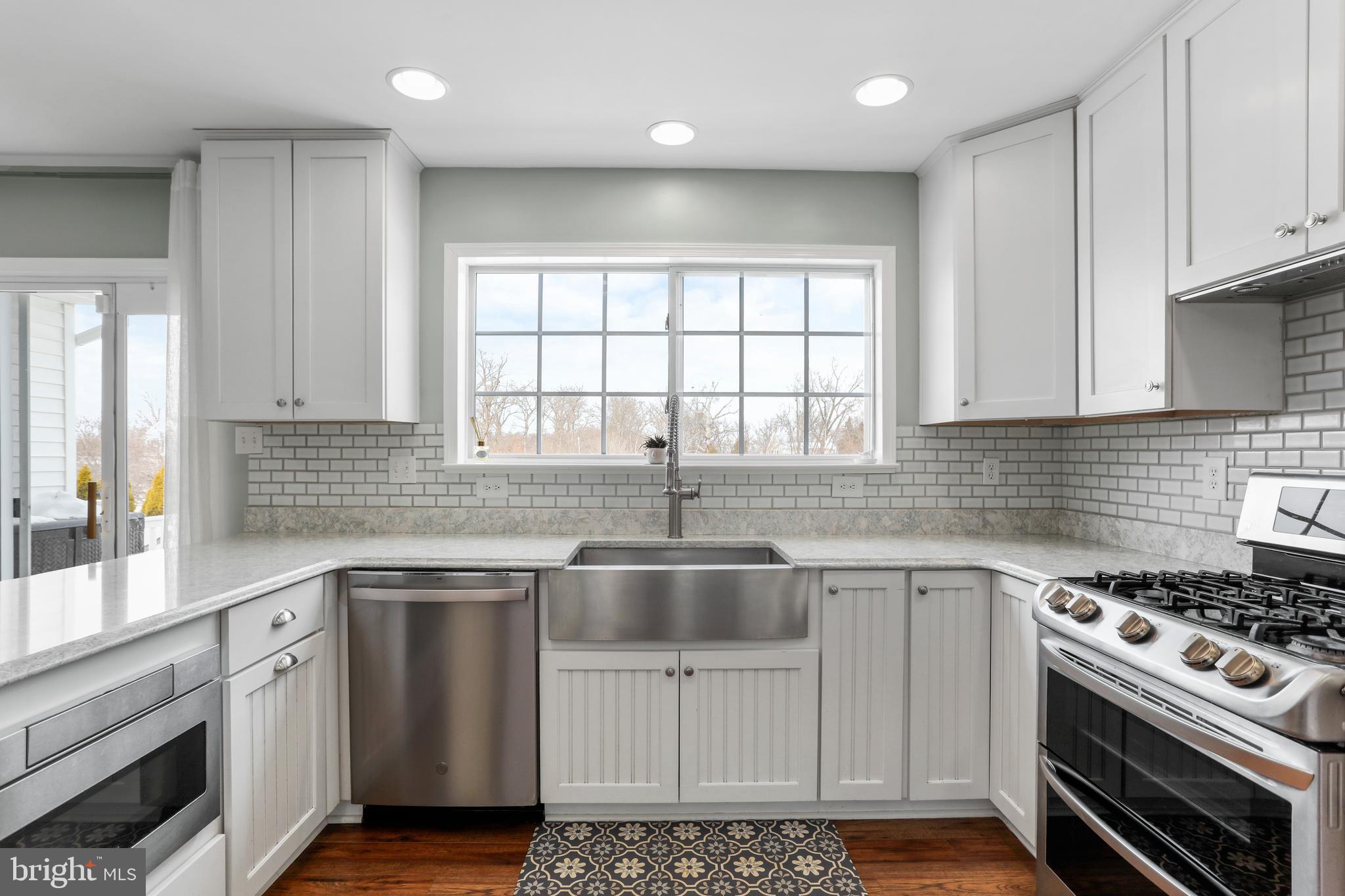 57 Glory Ridge Place Kearneysville, WV 25430 - Photo 14 of 63 Kitchen Apron farm sink